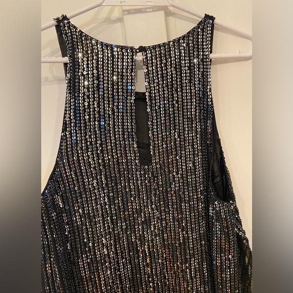 Gorgeous size L Verty sequin dress. - Picture 3 of 6